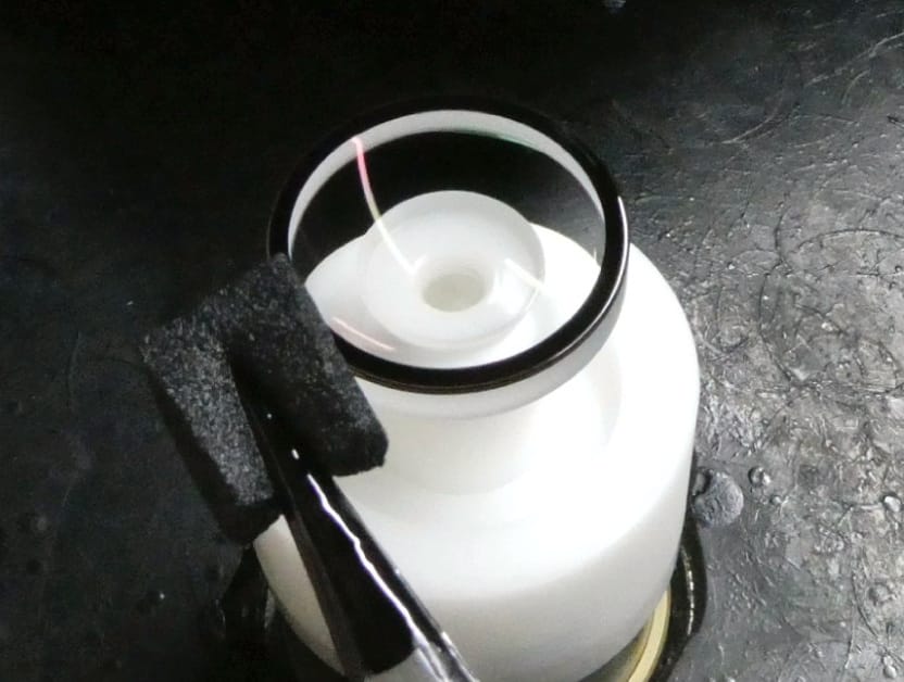 レンズ製造作業風景1